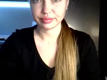 Lindsisecret  live sex cam
