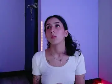 Miawilde18  live sex cam