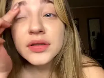 Oletaguinyard  live sex cam