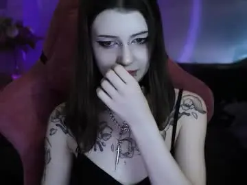 Prettybones  live sex cam