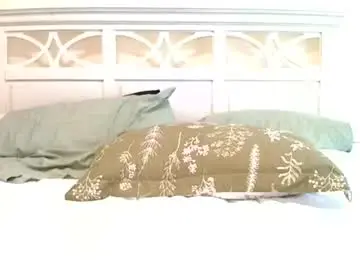 Brittbratt24  live sex cam