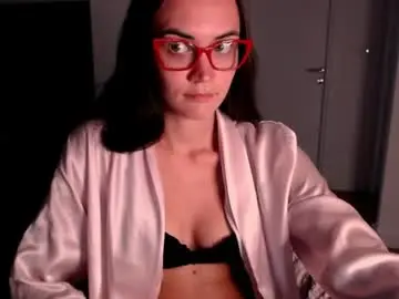 Evelyn_gg  live sex cam