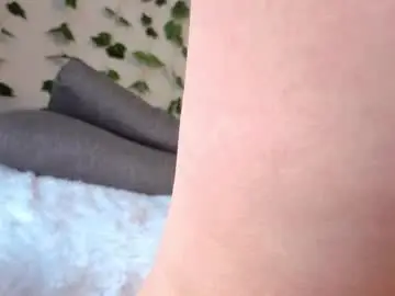 Monikfoxy  live sex cam