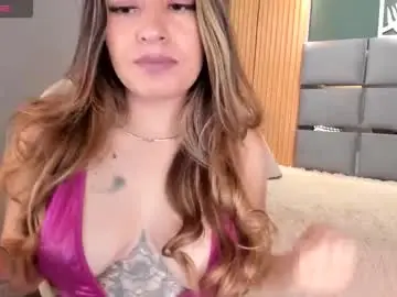 Amyglow  live sex cam