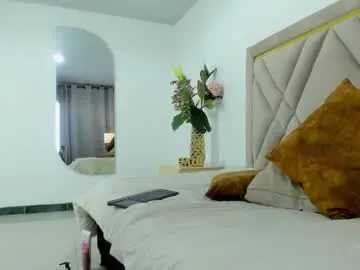 Emily_queen7  live sex cam