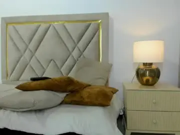 Emily_queen7  live sex cam