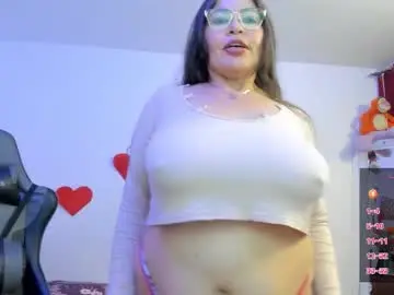 Esmeralda_milf1  live sex cam