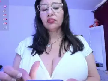 Esmeralda_milf1  live sex cam