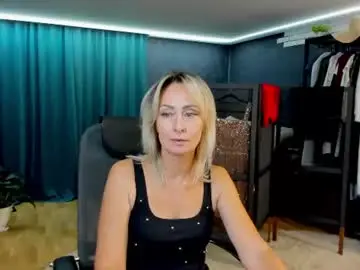 Julia__cherry_  live sex cam
