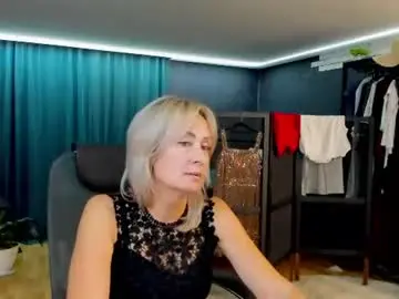 Julia__cherry_  live sex cam