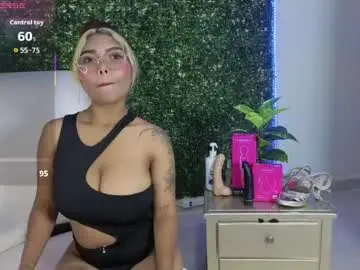 Katy_love222  live sex cam