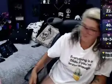 Oddywithabody  live sex cam