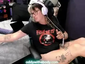 Oddywithabody  live sex cam
