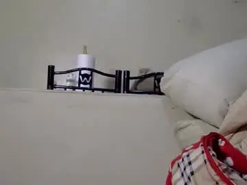 Baddest_petite12  live sex cam
