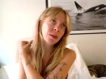 Baleykins247  live sex cam