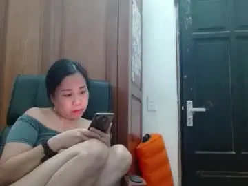 Blowy079  live sex cam