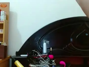 Blowy079  live sex cam