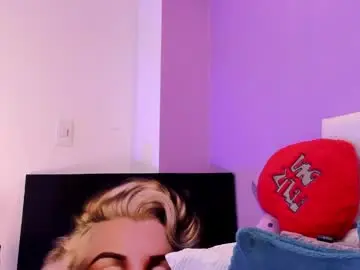 Charlotte1117  live sex cam