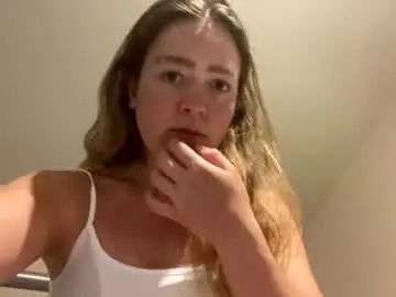 Chloe_lovescock  live sex cam