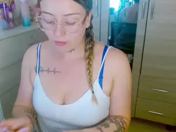 Juli_69  live sex cam