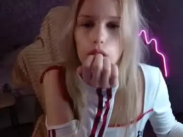 Lilbimby  live sex cam