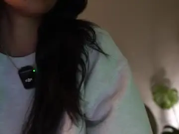 Littlemiss_kira  live sex cam
