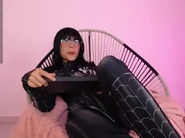 Lzzyink  live sex cam