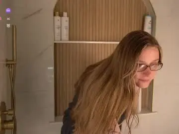 Reign_rellic_  live sex cam
