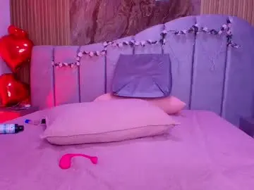 Sara__24  live sex cam