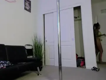 Suenamiimamii  live sex cam