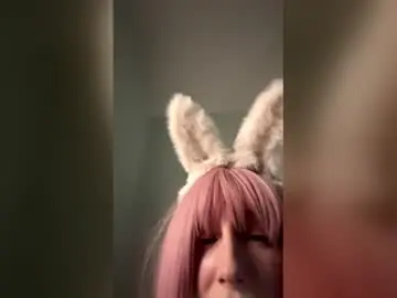 Cristalvahzz  live sex cam