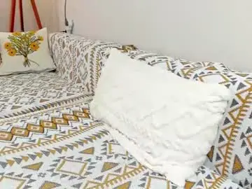 Cuteemouse  live sex cam