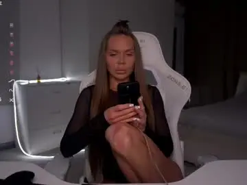 Evelina_fox  live sex cam