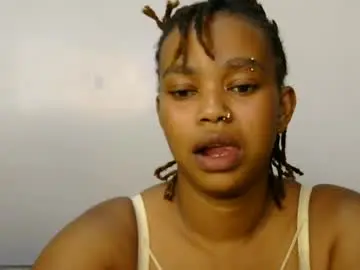 Honeydoll22  live sex cam