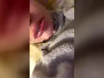 Kirasecrets18  live sex cam