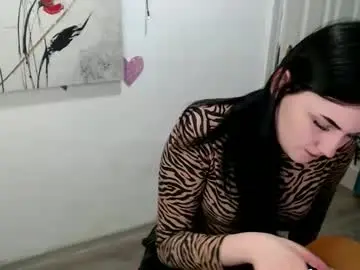 M_i_k_i_  live sex cam