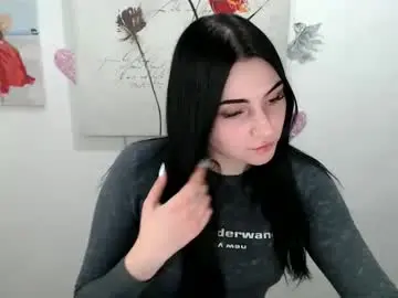 M_i_k_i_  live sex cam