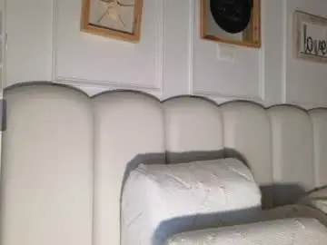 Milabritton1  live sex cam