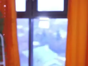 Milanaluxe  live sex cam