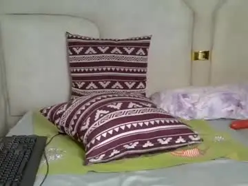 Miss_squirty2  live sex cam