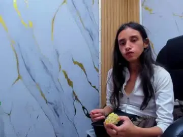 Roxanasiranohh  live sex cam