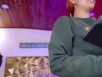 Theuntamedroom  live sex cam