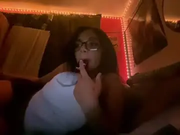 Z0mb1eg1rl  live sex cam