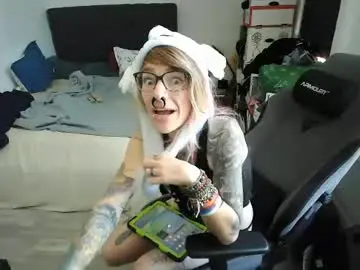 Lunaraccoona  live sex cam