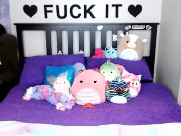 Mackenziewolfe  live sex cam