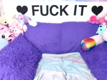 Mackenziewolfe  live sex cam