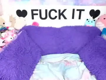 Mackenziewolfe  live sex cam