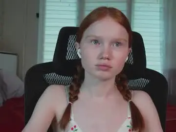 Nellie_baby  live sex cam