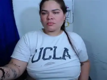 Ninafuentes2x  live sex cam