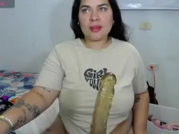Ninafuentes2x  live sex cam